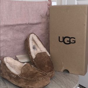 UGG